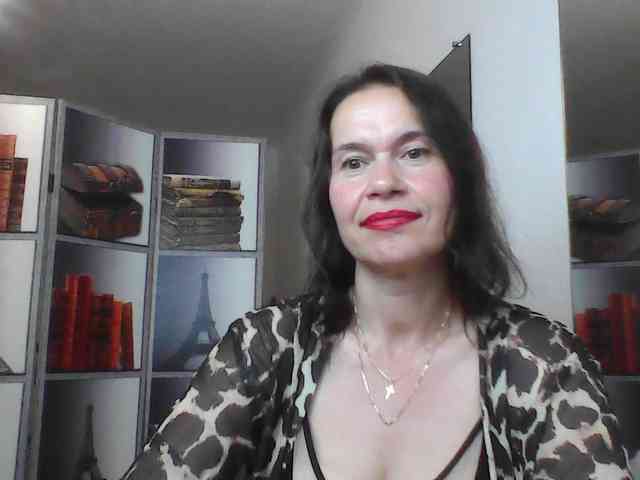 HelenMoo Live Webcam on BongaCams