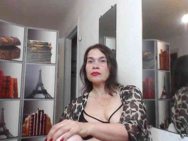 HelenMoo webcam