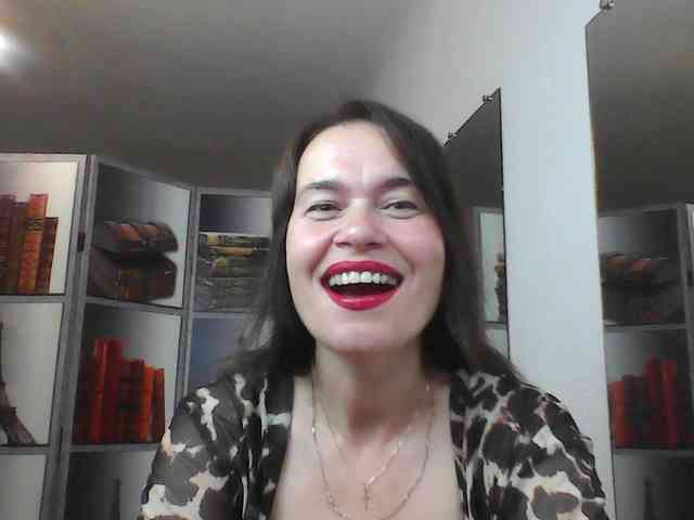 HelenMoo Live Webcam on BongaCams
