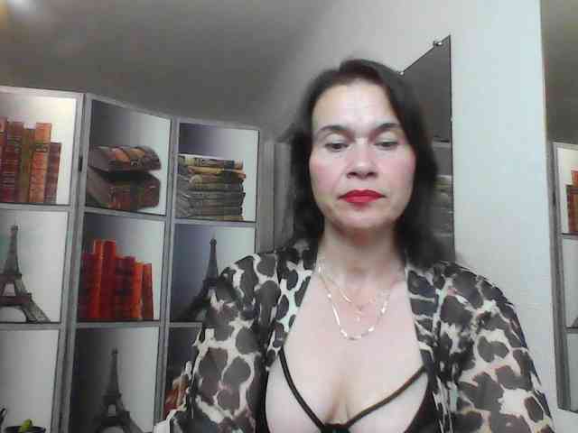 HelenMoo Live Webcam on BongaCams
