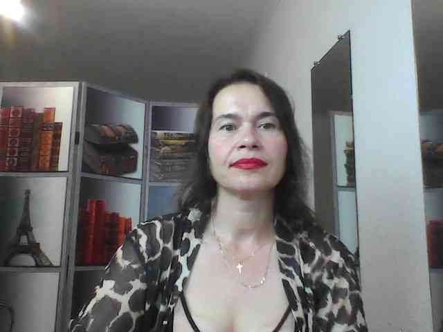 HelenMoo Live Webcam on BongaCams