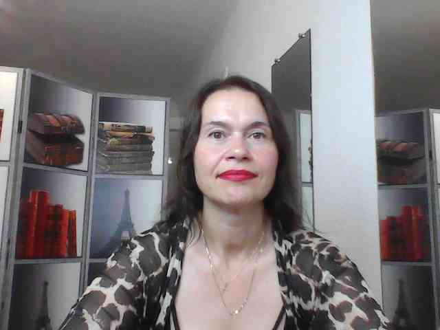 HelenMoo Live Webcam on BongaCams
