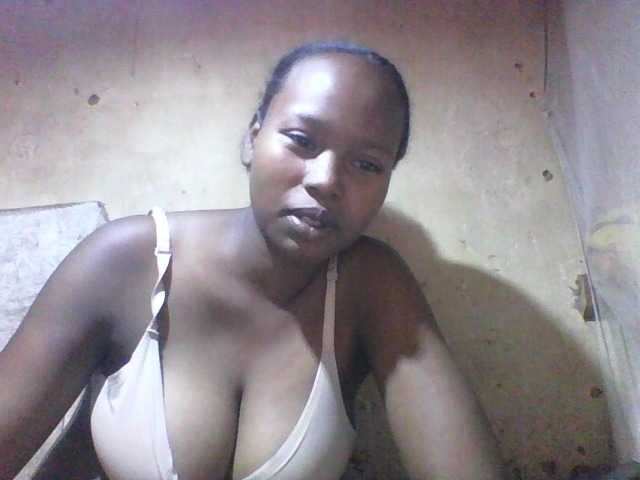 Asminah1 live cam on BongaCams