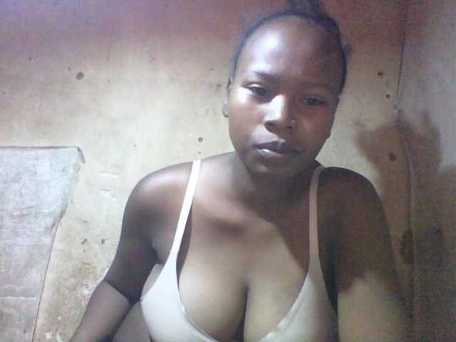 Asminah1 live cam on BongaCams