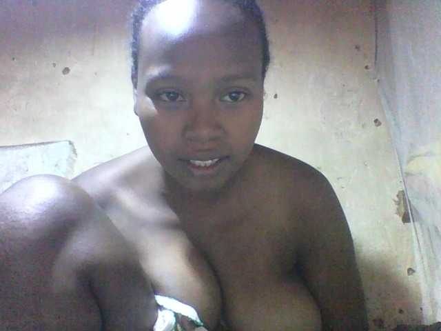 Asminah1 live cam on BongaCams