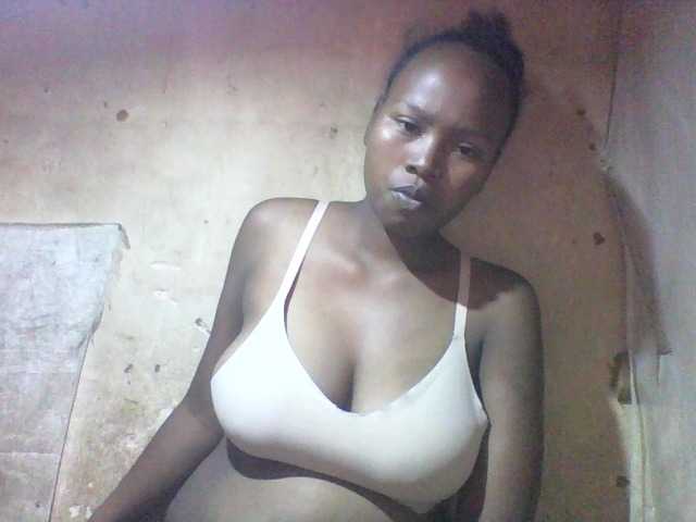 Asminah1 live cam on BongaCams