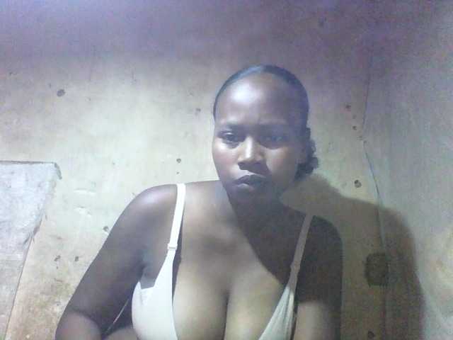 Asminah1 live cam on BongaCams
