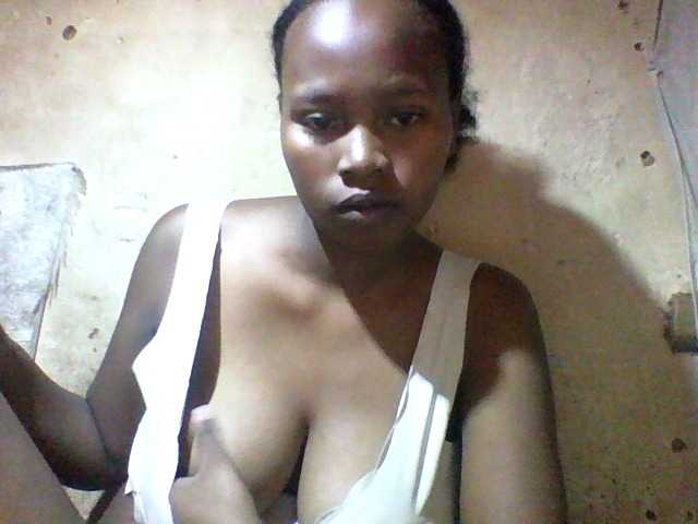 Asminah1 live cam on BongaCams