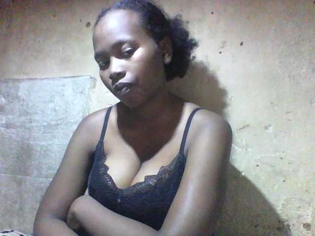 Asminah1 live cam on BongaCams