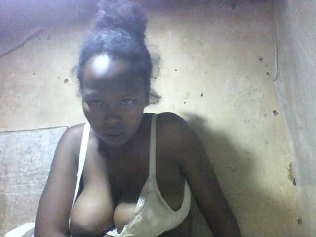 Asminah1 live cam