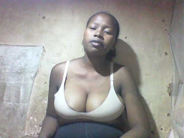 Asminah1 live cam on BongaCams