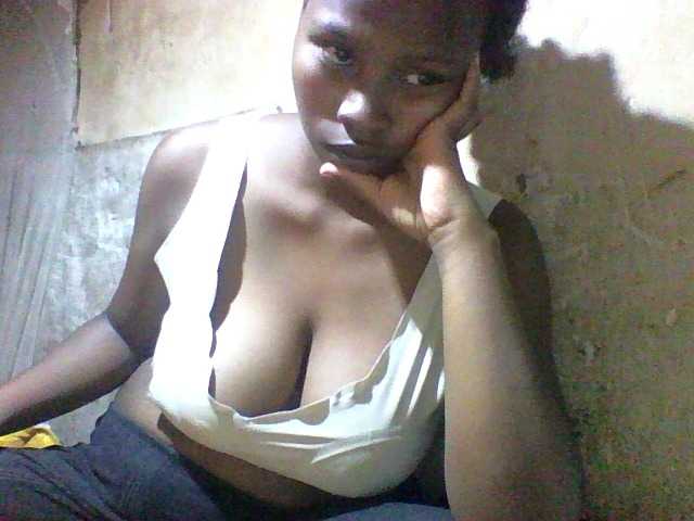 Asminah1 live cam on BongaCams