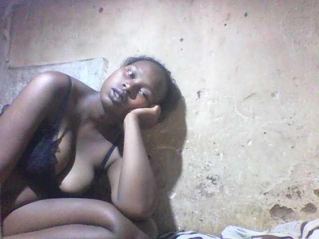Asminah1 live cam on BongaCams