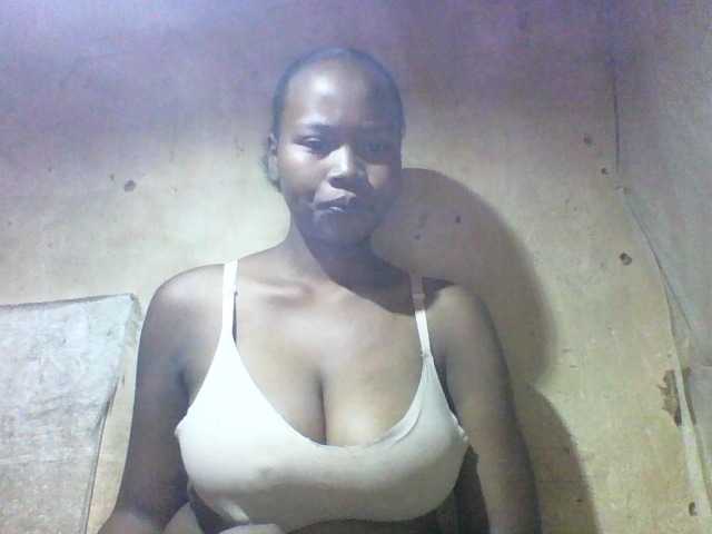 Asminah1 live cam on BongaCams