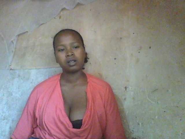 Asminah1 live cam on BongaCams