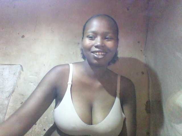 Asminah1 live cam on BongaCams