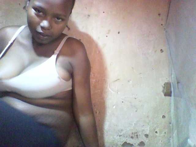 Asminah1 live cam on BongaCams