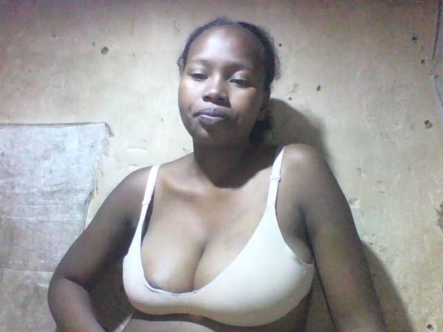 Asminah1 live cam on BongaCams