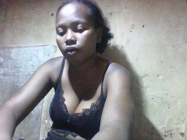 Asminah1 live cam on BongaCams