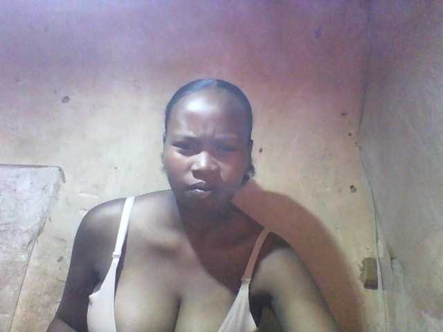 Asminah1 live cam on BongaCams