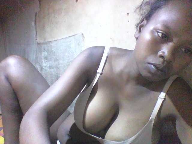 Asminah1 live cam on BongaCams