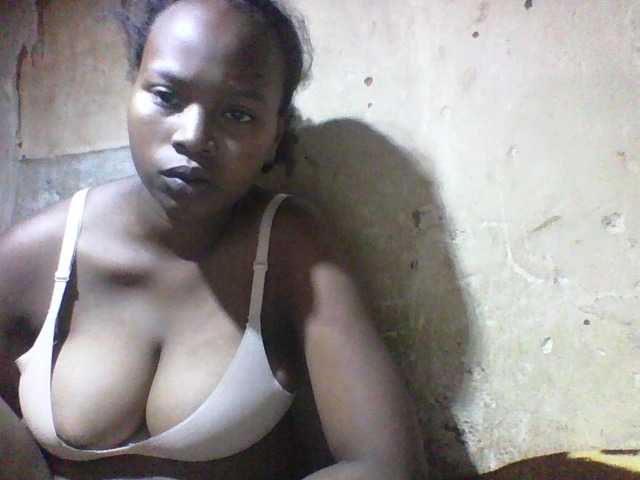 Asminah1 live cam on BongaCams