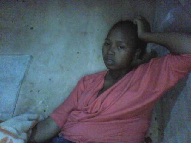 Asminah1 live cam on BongaCams