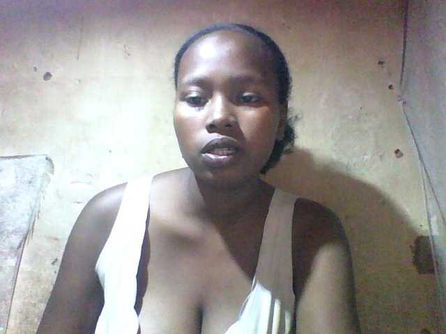 Asminah1 live cam on BongaCams