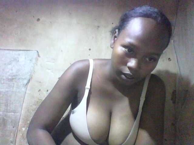 Asminah1 live cam on BongaCams