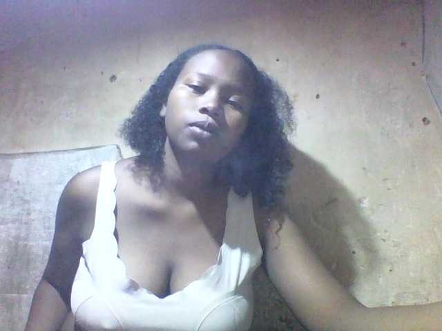 Asminah1 live cam on BongaCams