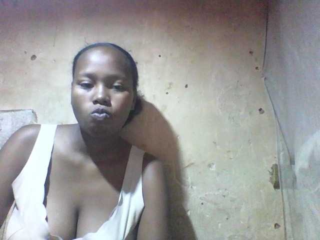 Asminah1 live cam on BongaCams