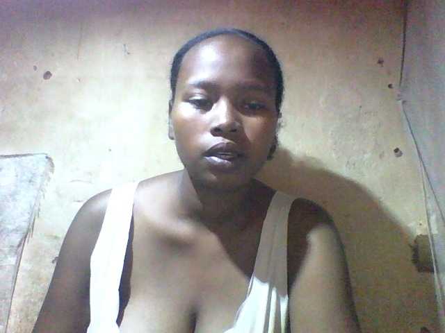 Asminah1 live cam on BongaCams
