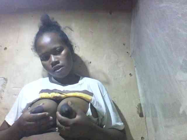 Asminah1 webcam