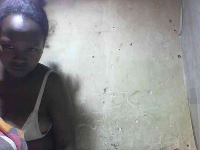 Asminah1 webcam