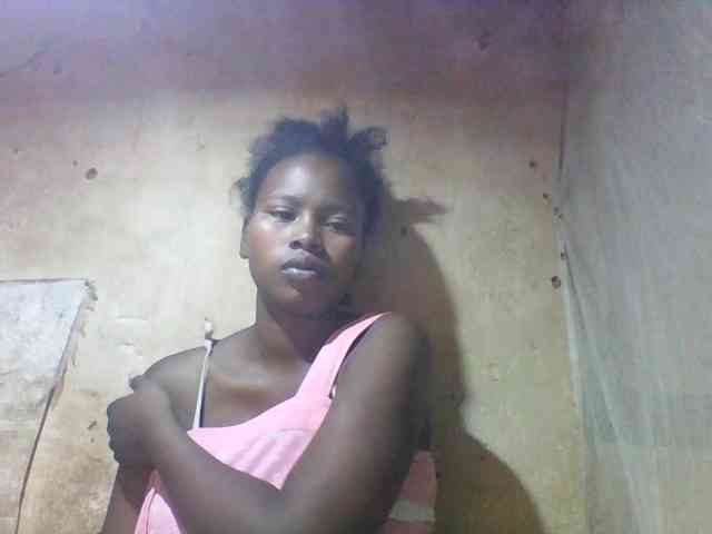 Asminah1 webcam