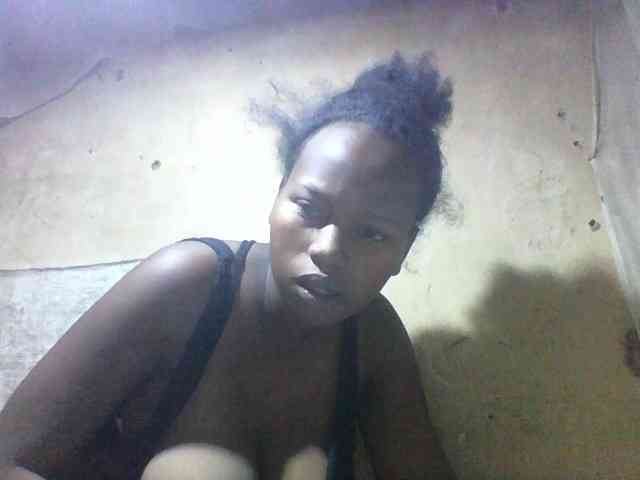 Asminah1 webcam