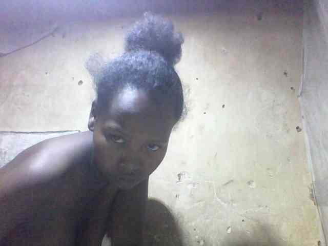 Asminah1 webcam