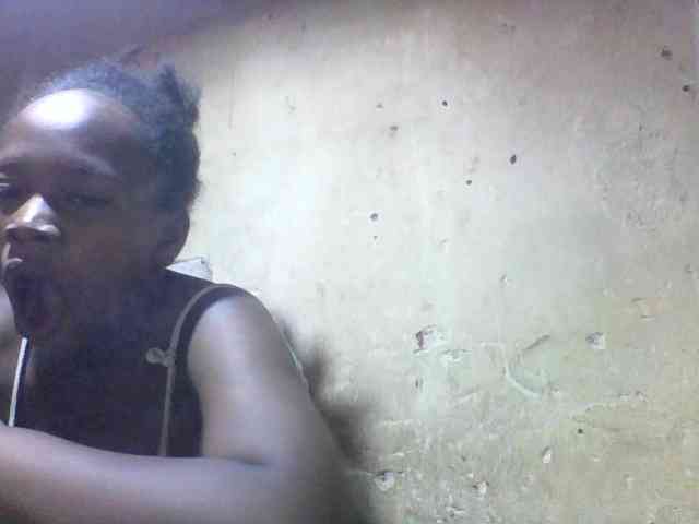 Asminah1 webcam