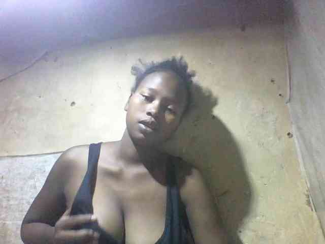 Asminah1 webcam