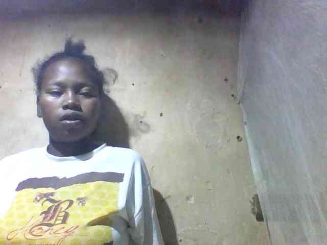 Asminah1 webcam