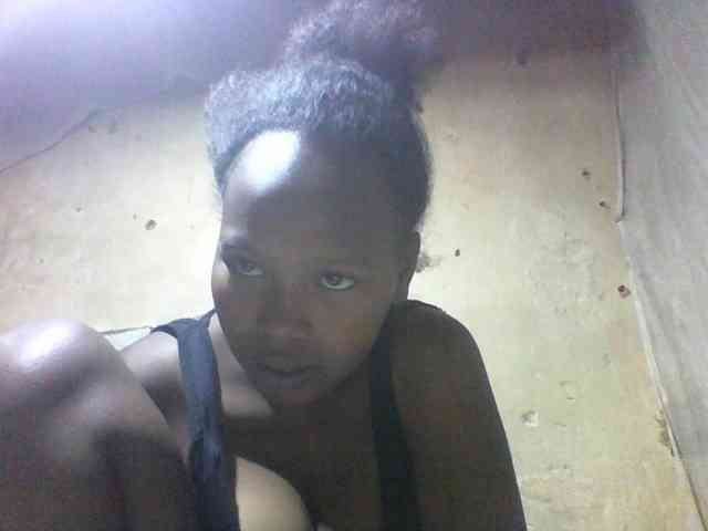 Asminah1 webcam