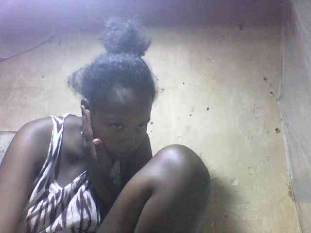 Asminah1 webcam