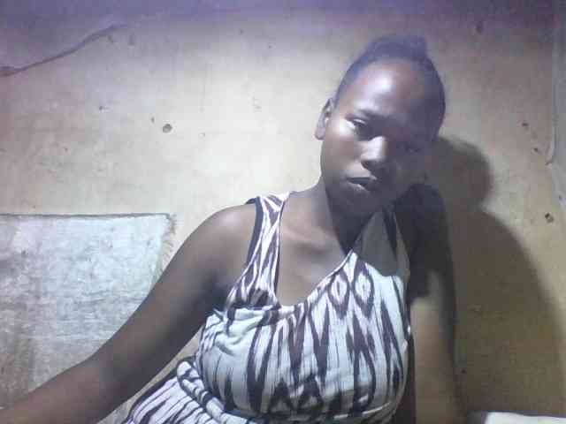 Asminah1 webcam
