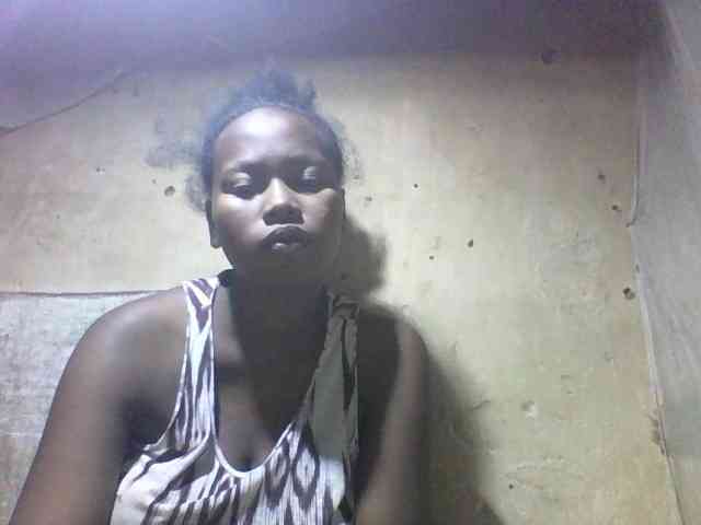 Asminah1 webcam