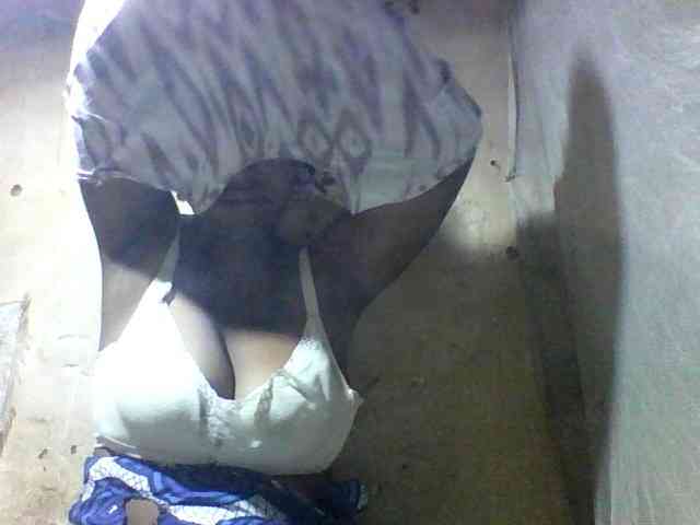 Asminah1 webcam