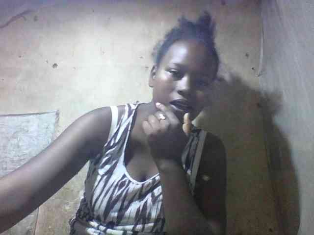 Asminah1 webcam