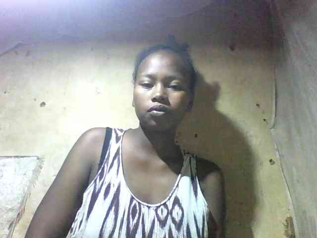 Asminah1 webcam