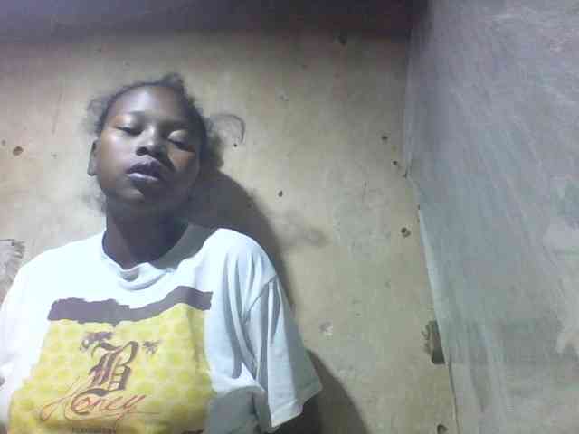 Asminah1 webcam