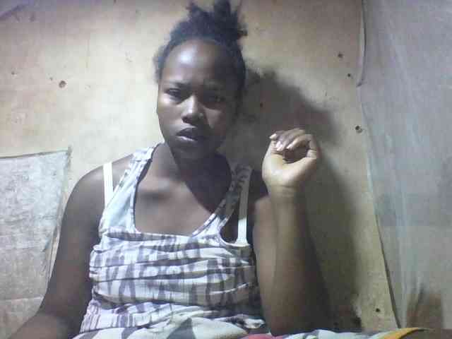 Asminah1 webcam