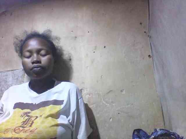 Asminah1 webcam